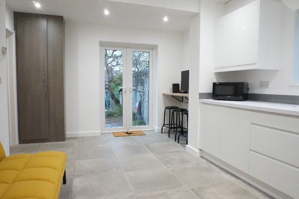 Anderson Crescent Kitchen & Living Area