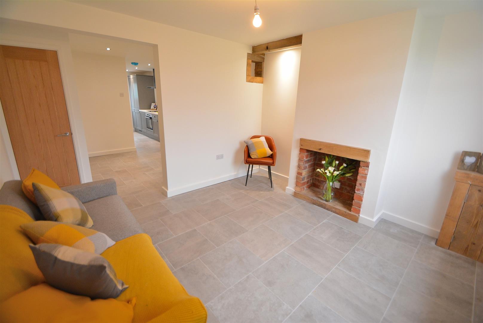 Long Row - Lounge