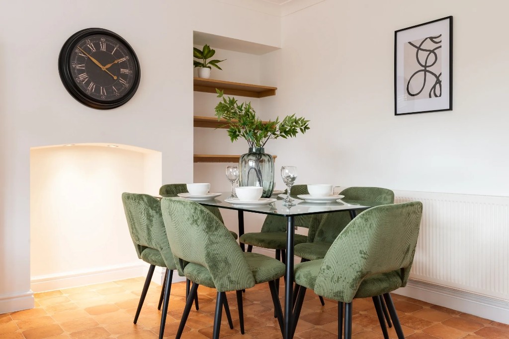 Longmoor Road Interior 1