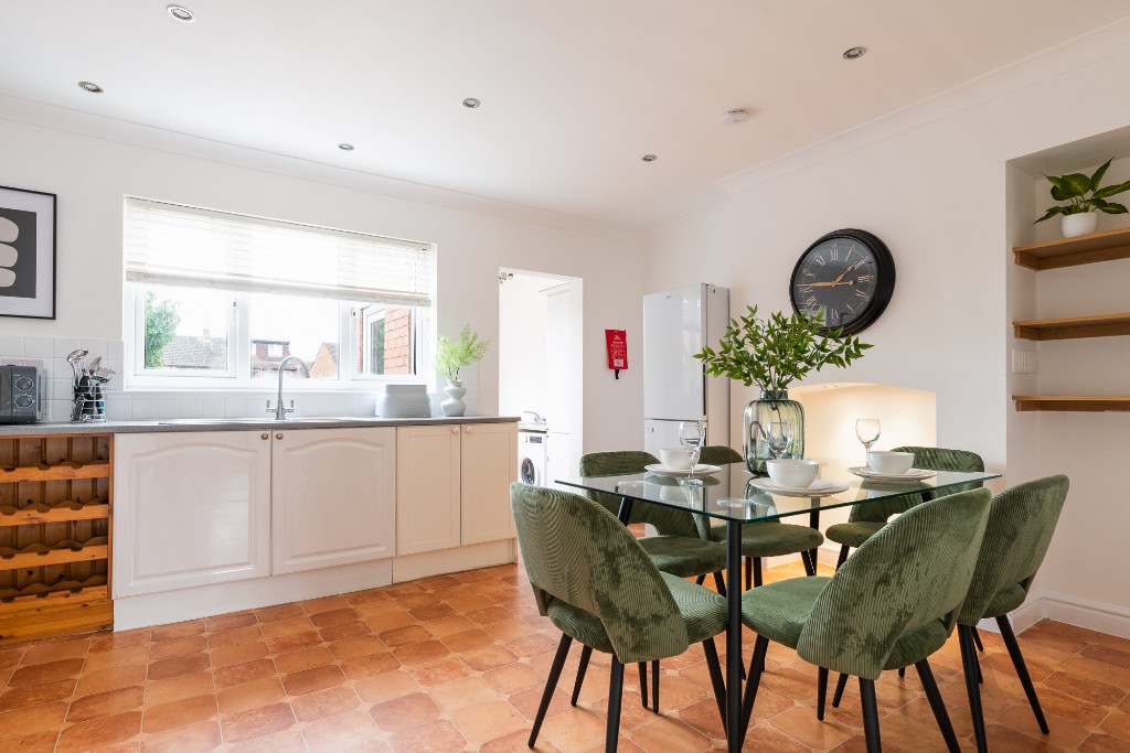 Longmoor Road Interior 9